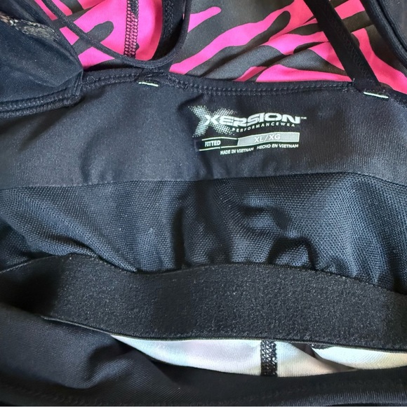 Xersion Womens Swim Top. Built in Bra. Fucia/ Black Size XL. Razor Back - Picture 7 of 7